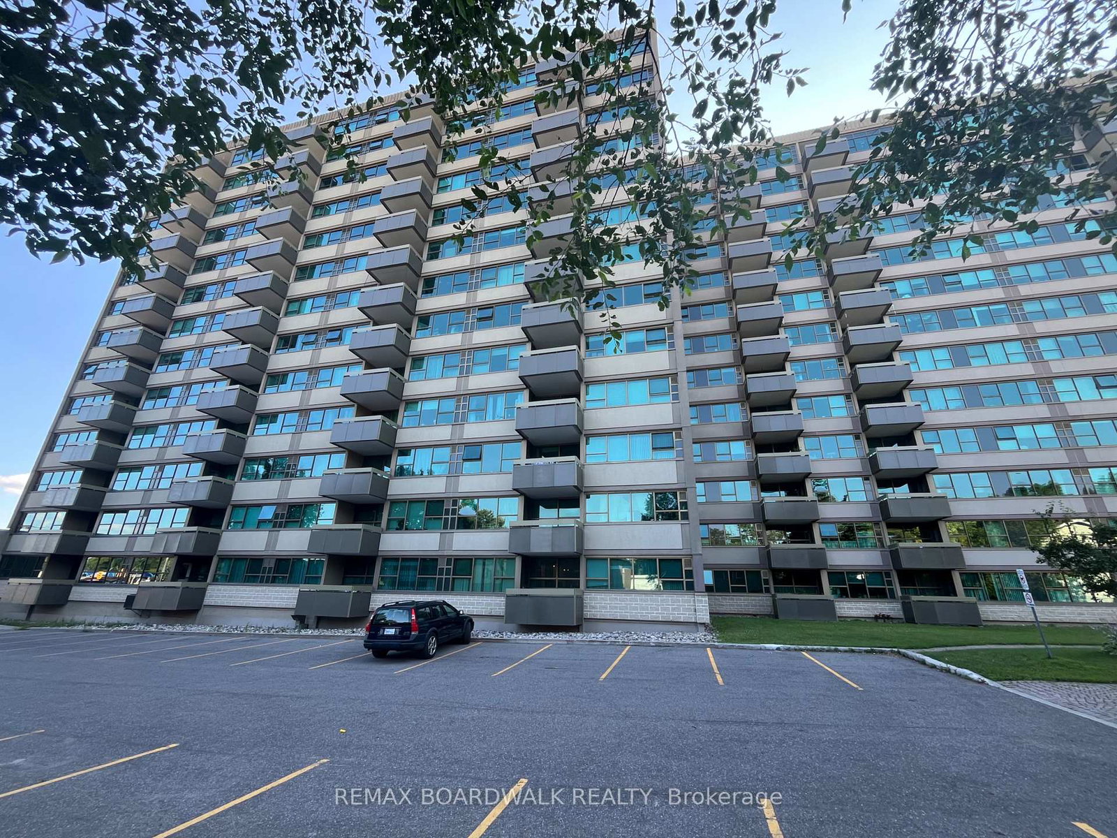 555-brittany-drive-manor-park-cardinal-glen-and-area-ottawa-ontario-x12804150