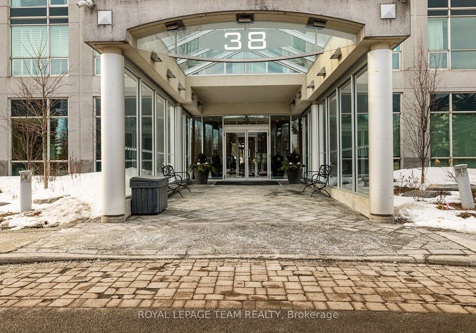 38-metropole-private-westboro-hampton-park-ottawa-ontario-x12804842