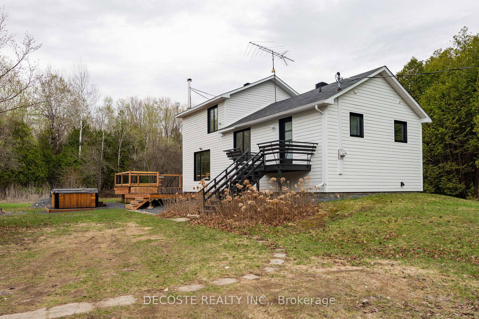 21950-concession-10-road-south-glengarry-ontario-x12805536