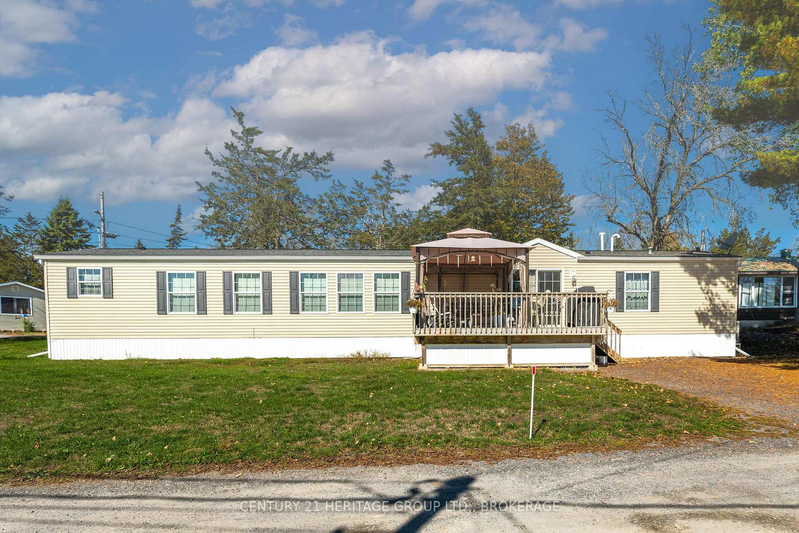 5633-bath-road-loyalist-ontario-x12805936