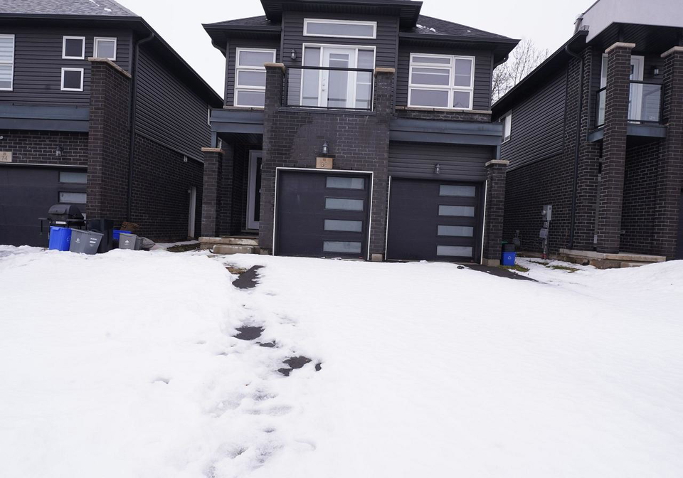 68-mclaughlin-street-welland-ontario-x12806326