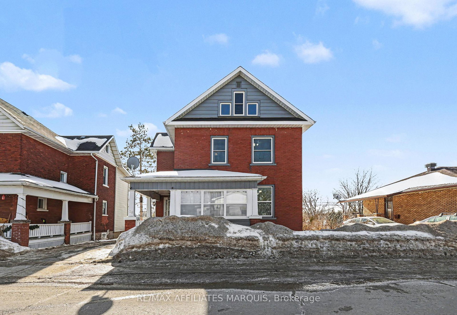 18-queen-street-smiths-falls-ontario-x12806728