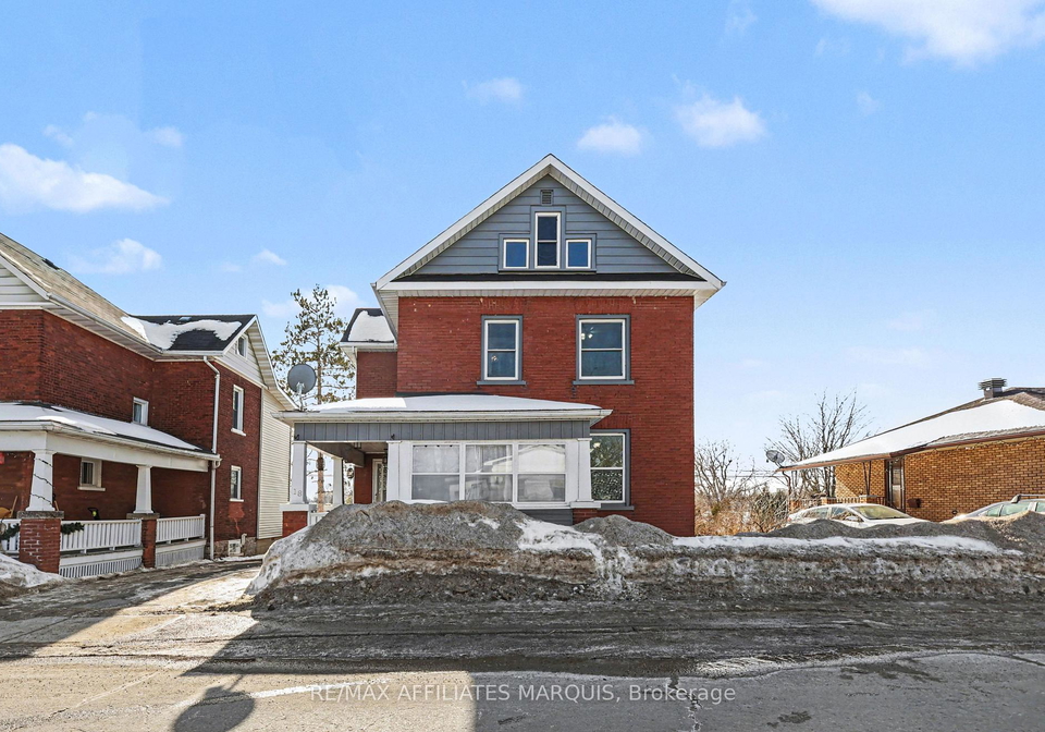18-queen-street-smiths-falls-ontario-x12806728