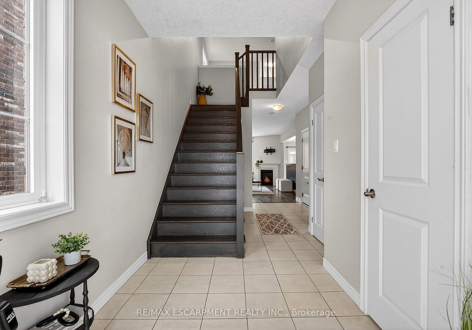101-dennis-drive-west-lincoln-ontario-x12807386