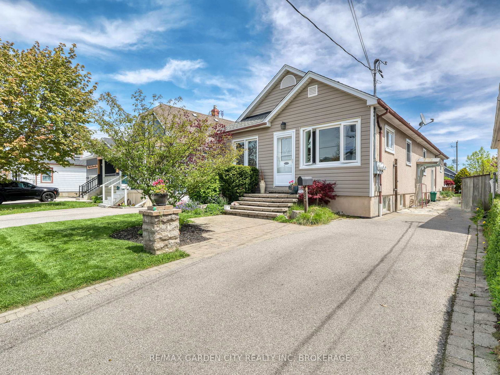 28-charles-avenue-st-catharines-ontario-x12807734