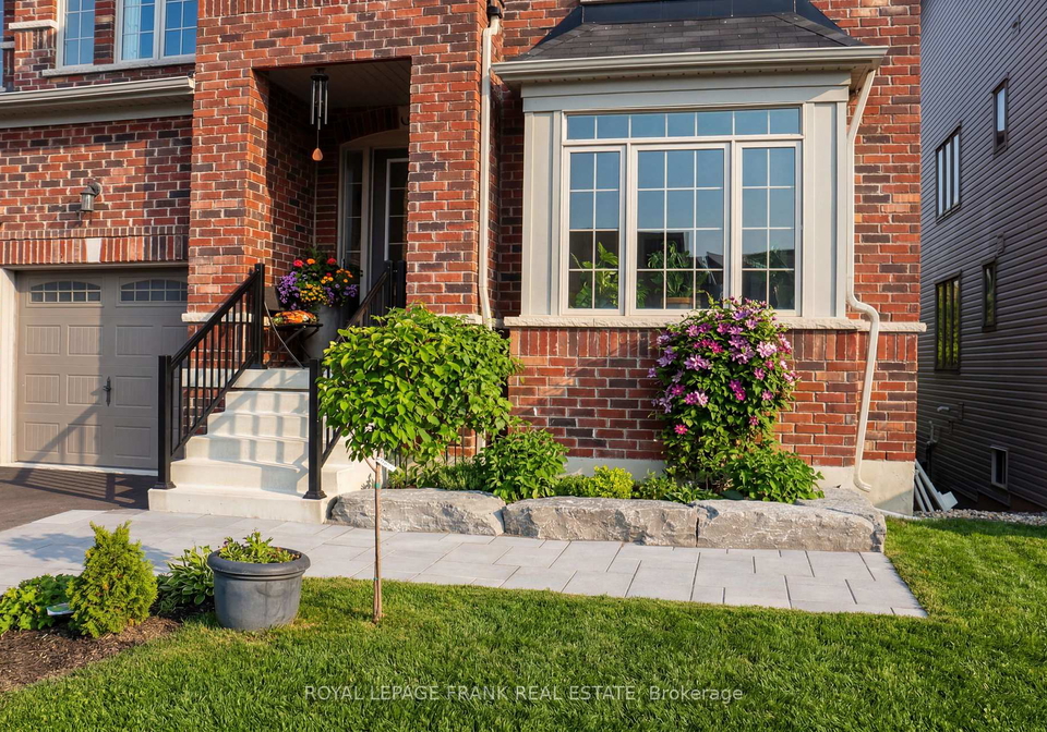 60-hennessey-crescent-kawartha-lakes-ontario-x12807752