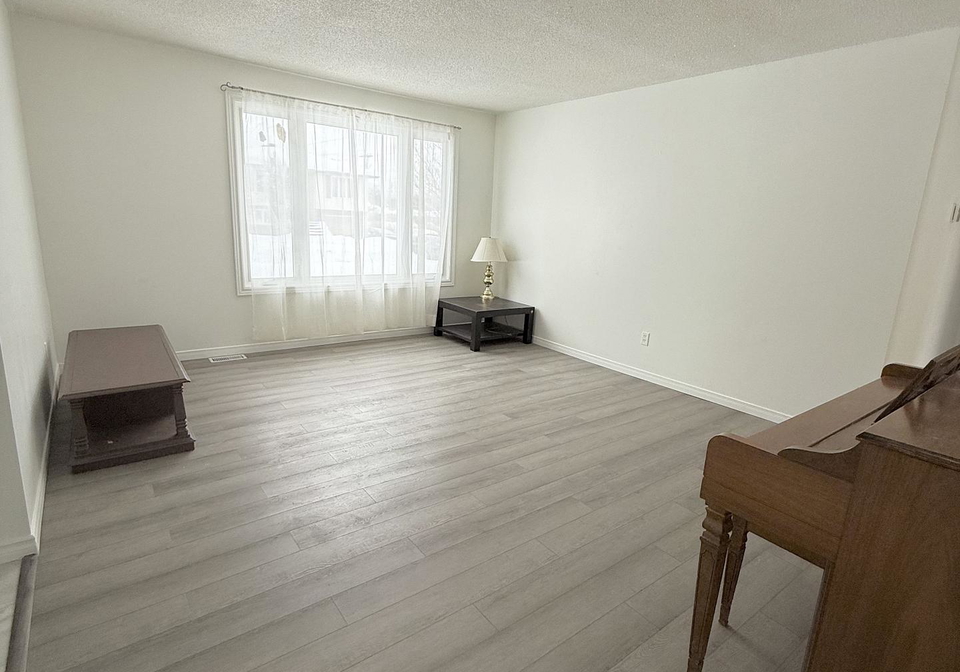 1249-lillian-boulevard-greater-sudbury-ontario-x12810048