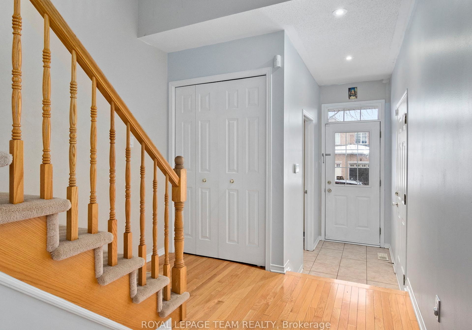 185-deercroft-avenue-ottawa-ontario-x12810750