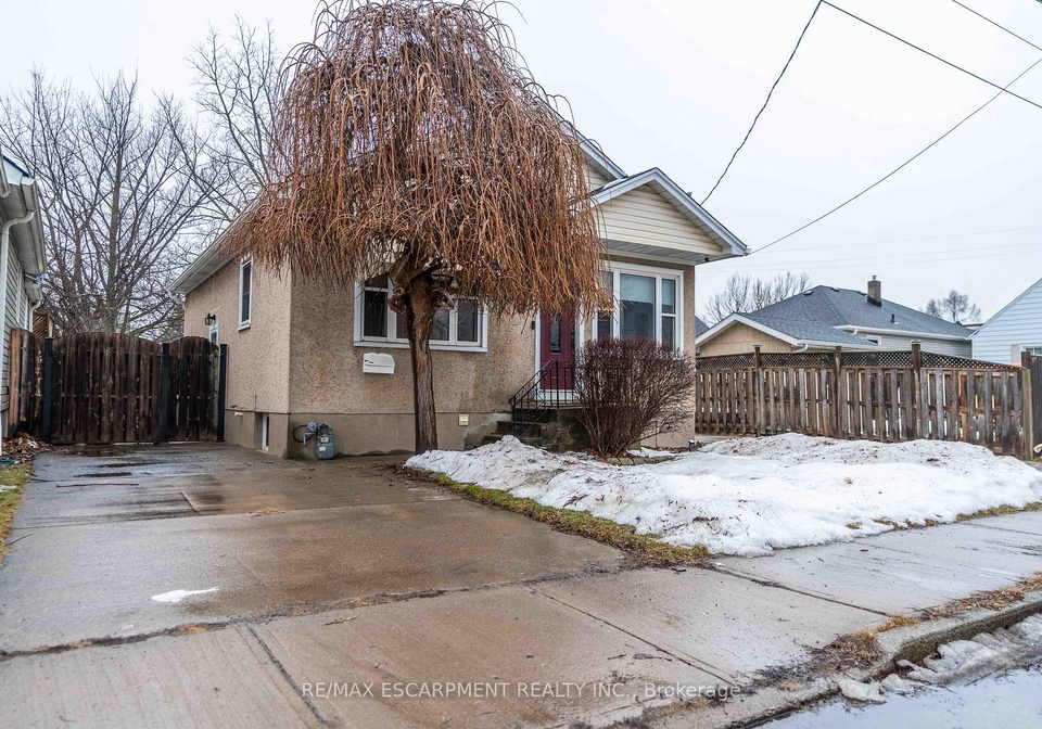 35-charles-avenue-st-catharines-ontario-x12811216