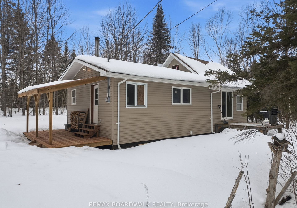 1826-sugar-bush-way-lanark-highlands-ontario-x12811356