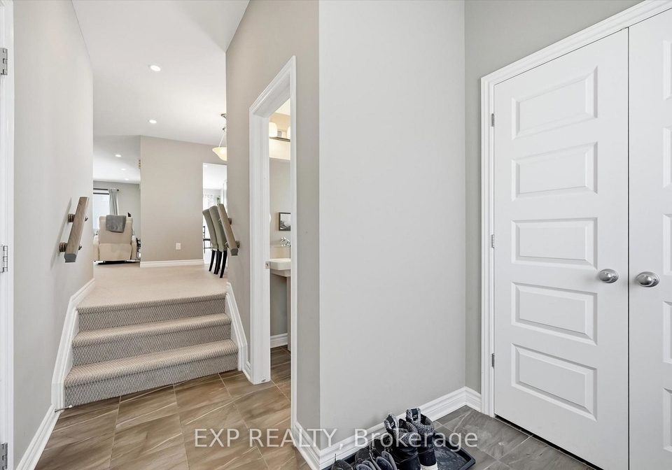 647-petrichor-crescent-ottawa-ontario-x12811816