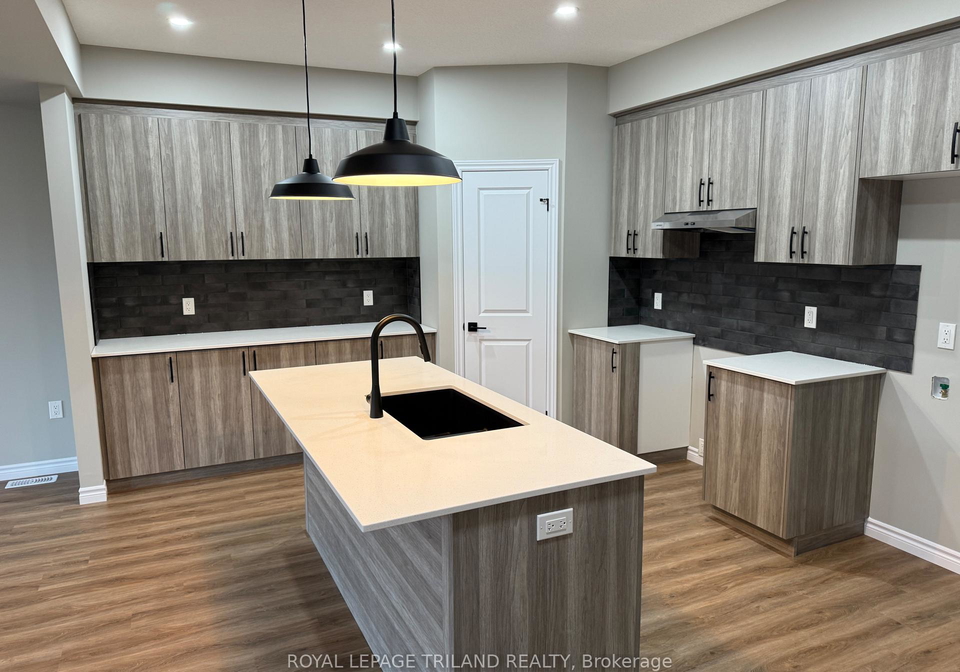 3139a-river-street-brooke-alvinston-ontario-x12812264