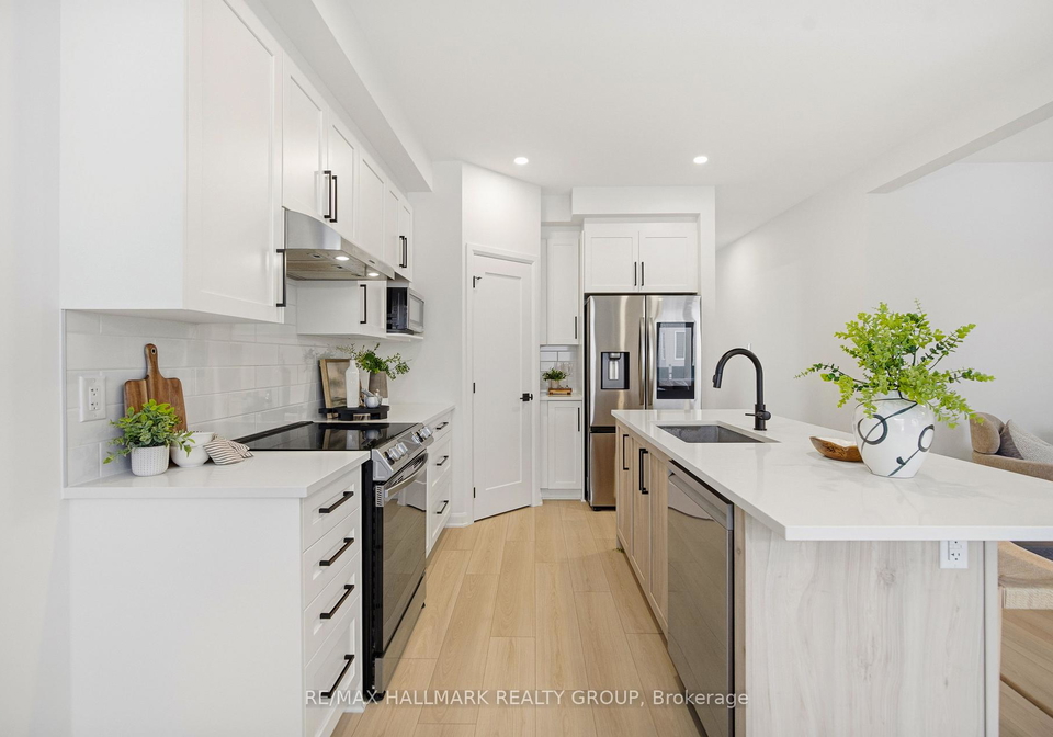 120-lynn-coulter-street-ottawa-ontario-x12812420