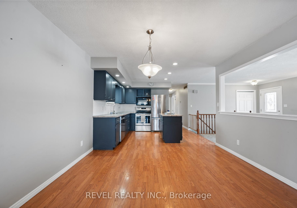 895203-oxford-3-blandford-blenheim-ontario-x12812656