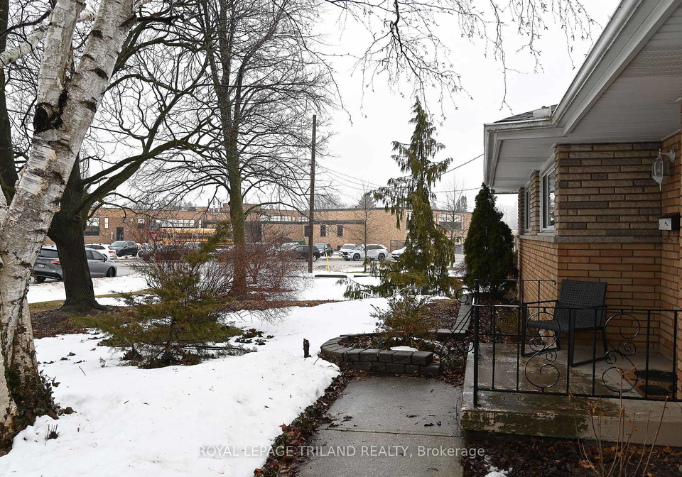 12-mountsfield-drive-london-south-ontario-x12812854