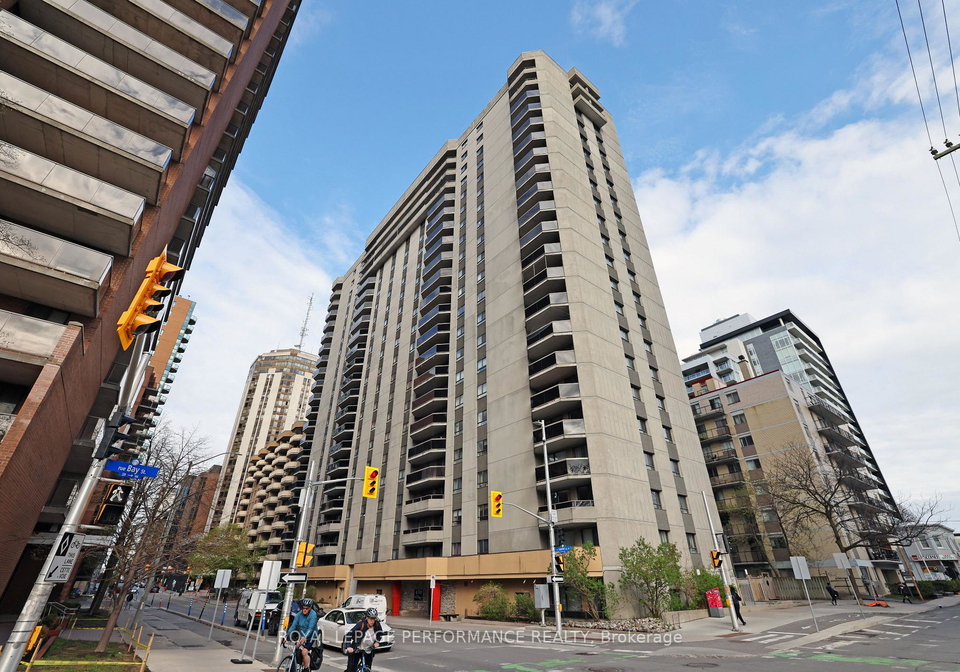 470-laurier-avenue-w-ottawa-ontario-x12812898