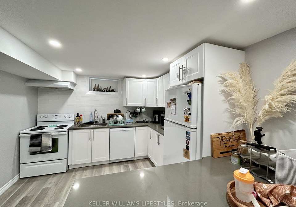 18-queenston-crescent-london-east-ontario-x12814570