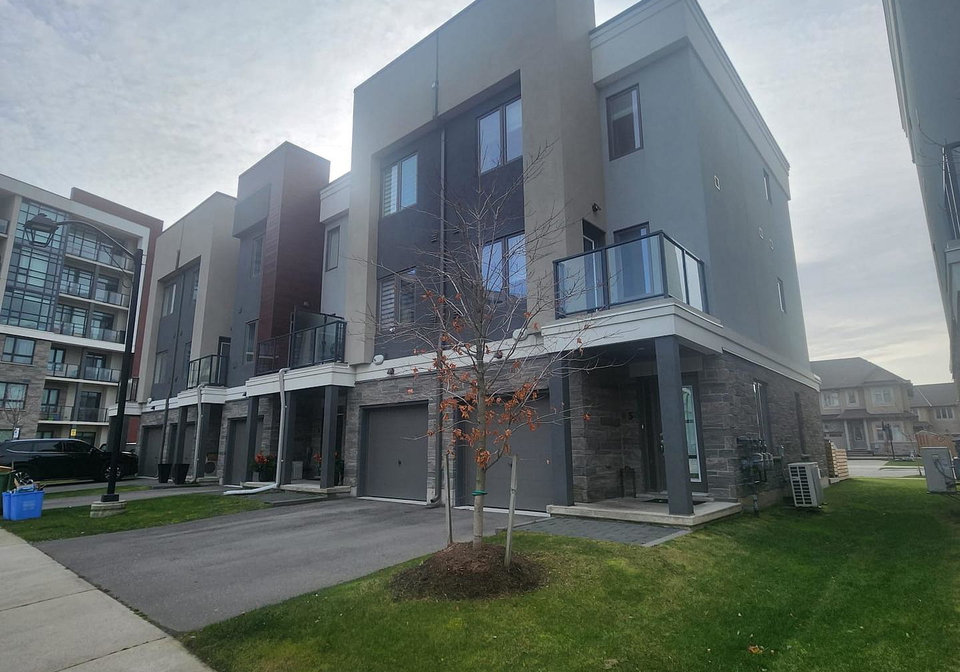 11shoreview-place-hamilton-ontario-x12814818