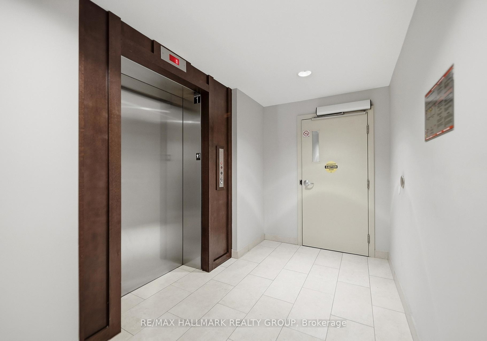 215-titanium-private-orleans-convent-glen-and-area-ottawa-ontario-x12815182