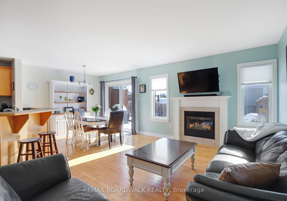 20-alma-street-e-north-grenville-ontario-x12815420