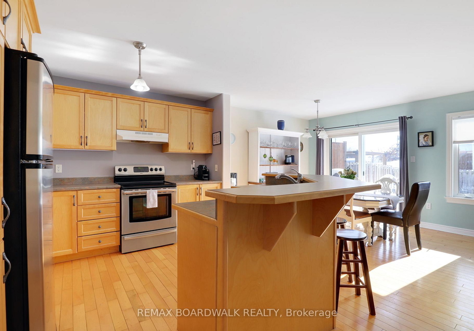 20-alma-street-e-north-grenville-ontario-x12815420
