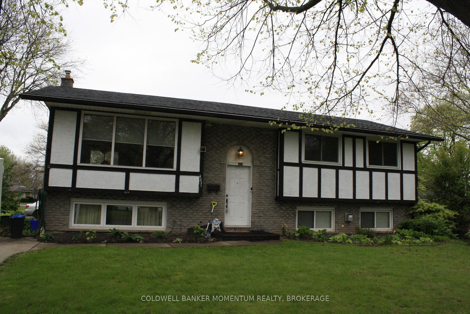 4351-briarwood-avenue-niagara-falls-ontario-x12816338