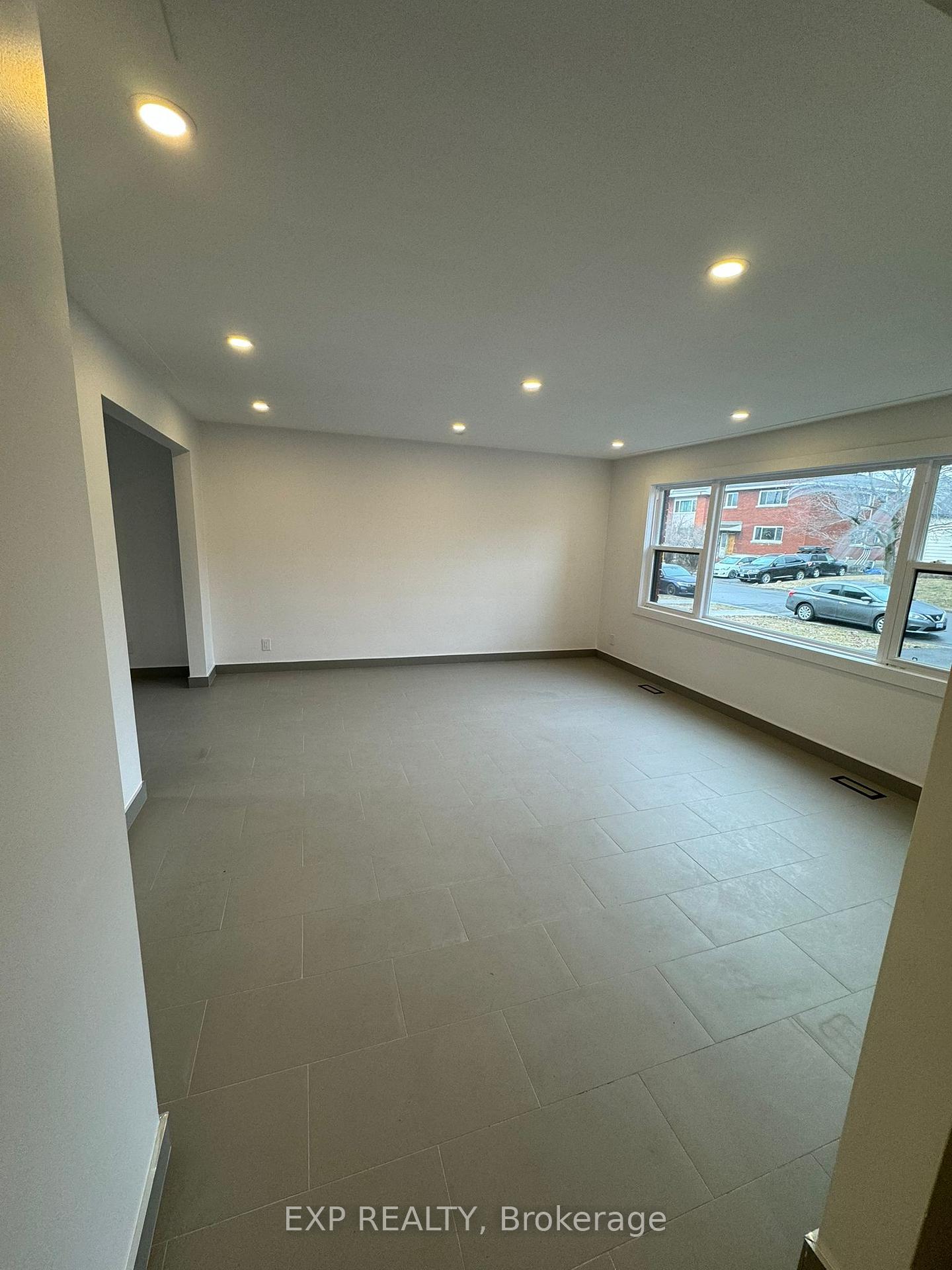 2434-clover-street-billings-bridge-riverside-park-and-area-ottawa-ontario-x12816676