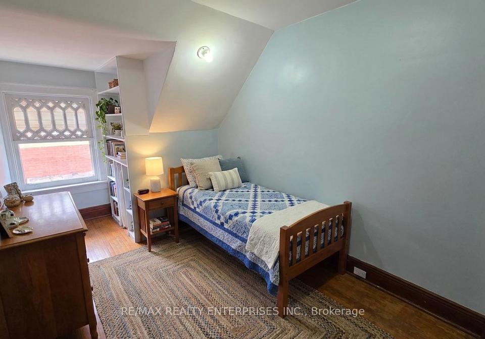 142-emerald-street-s-hamilton-ontario-x12816824