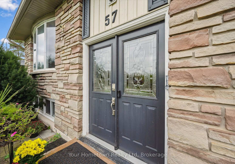 57-water-street-e-centre-wellington-ontario-x12818346
