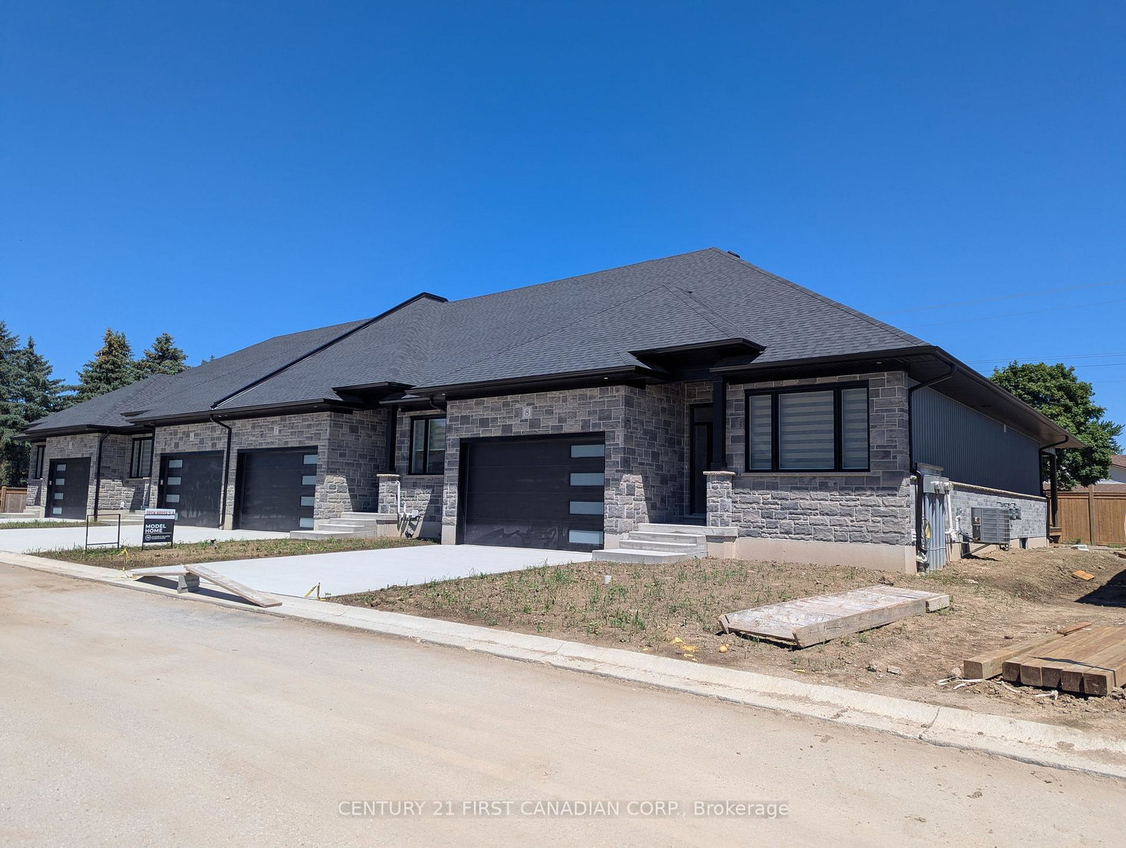 32-postma-crescent-north-middlesex-ontario-x12819194