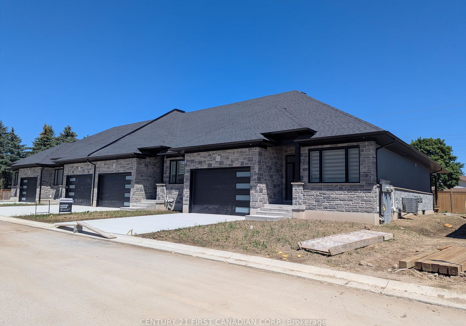 32-postma-crescent-north-middlesex-ontario-x12819194