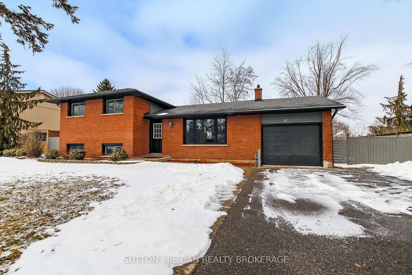 12-field-road-london-south-ontario-x12819252