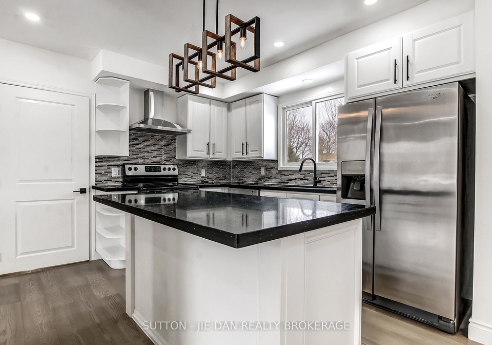 12-field-road-london-south-ontario-x12819252