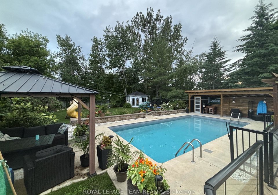 6-stroughton-crescent-ottawa-ontario-x12819550