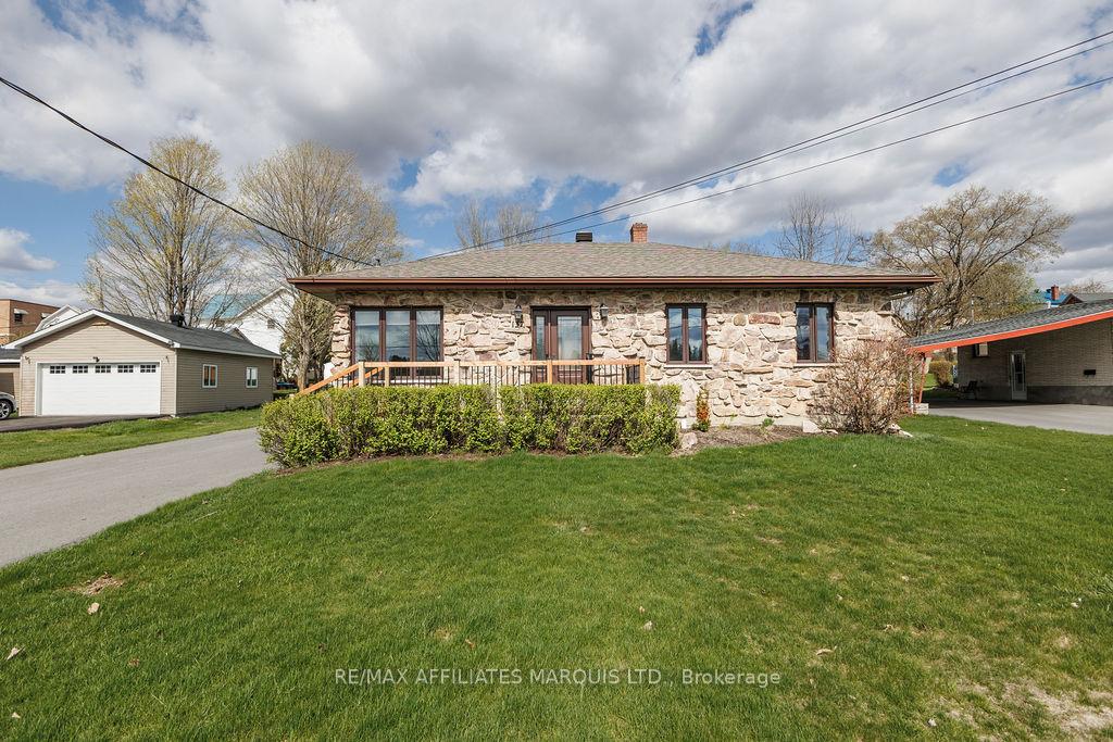 137-park-avenue-north-glengarry-ontario-x12821096