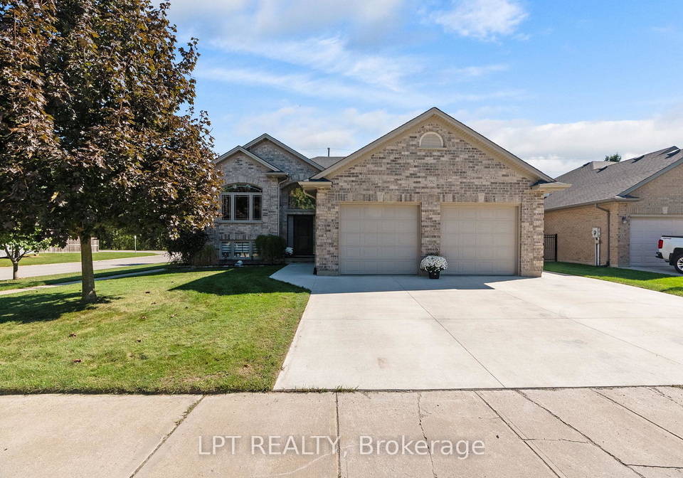 582-harris-circle-strathroy-caradoc-ontario-x12821354