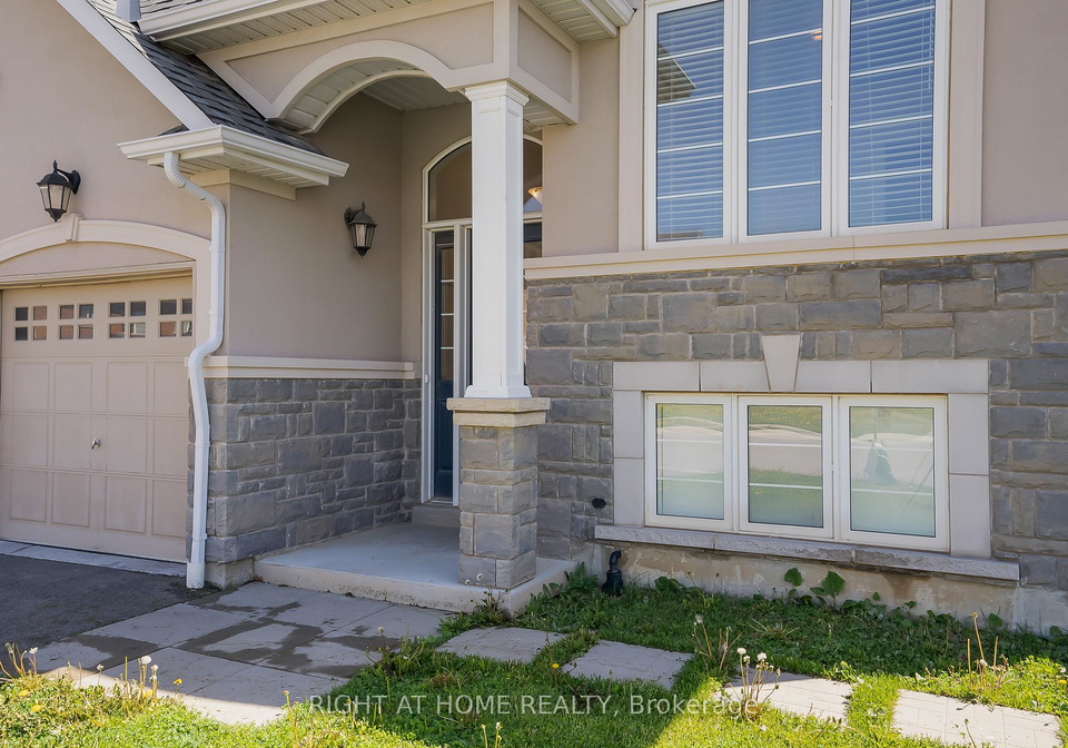 19-robarts-main-level-drive-hamilton-ontario-x12821388