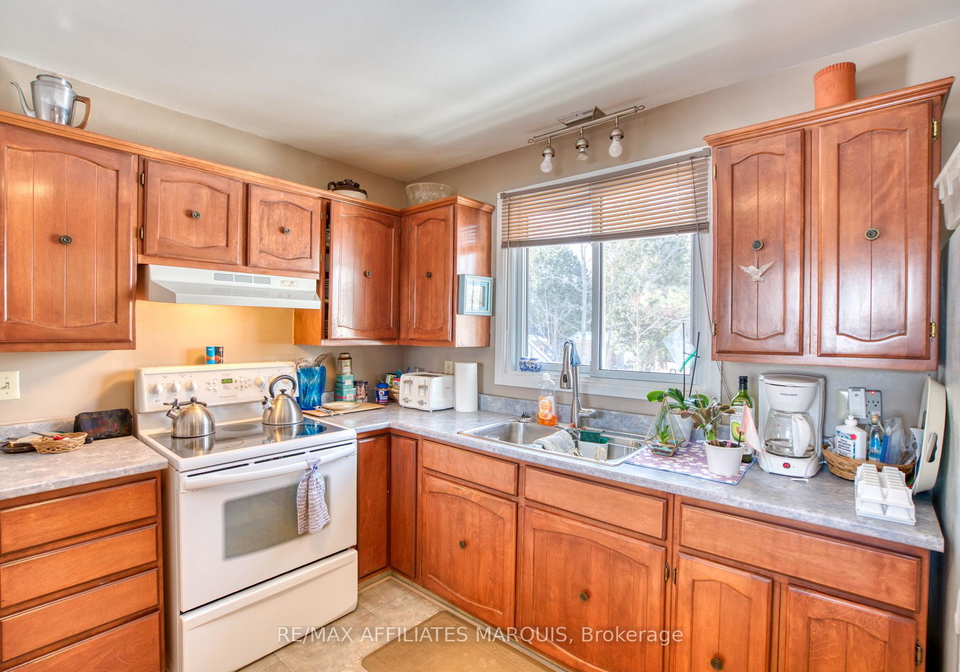 2-glen-street-westport-ontario-x12821638