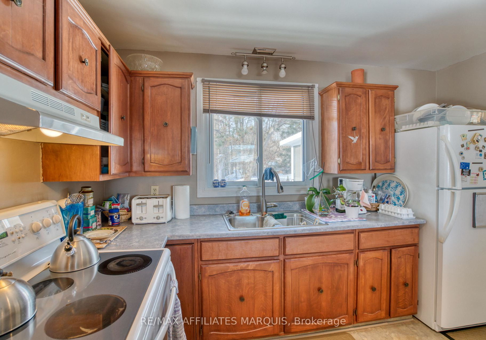2-glen-street-westport-ontario-x12821638