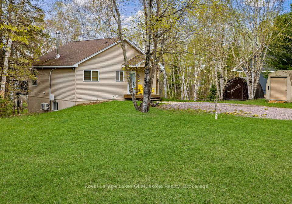 1136-lakeside-trail-magnetawan-ontario-x12821834