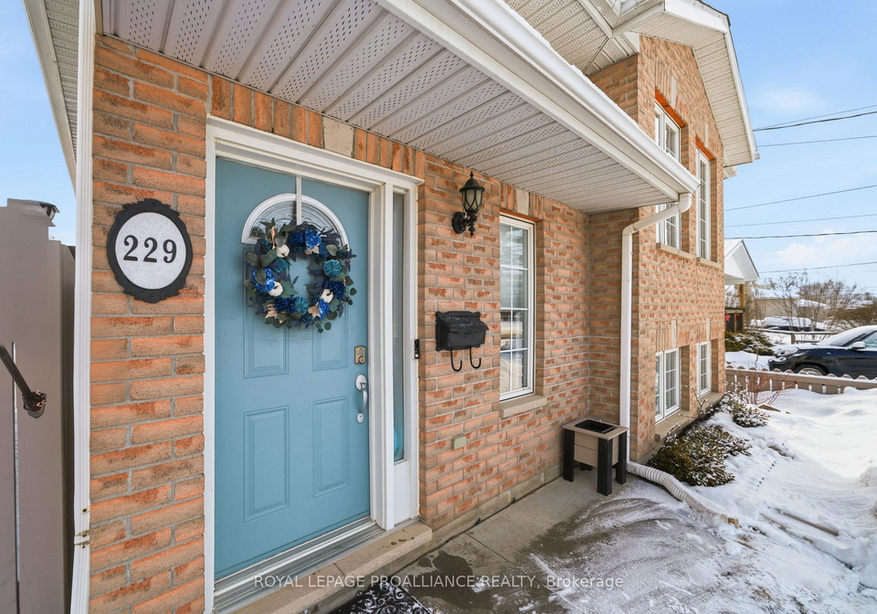 229-west-street-quinte-west-ontario-x12822194