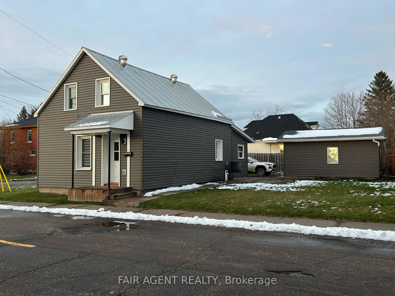81-bank-street-s-renfrew-ontario-x12822260