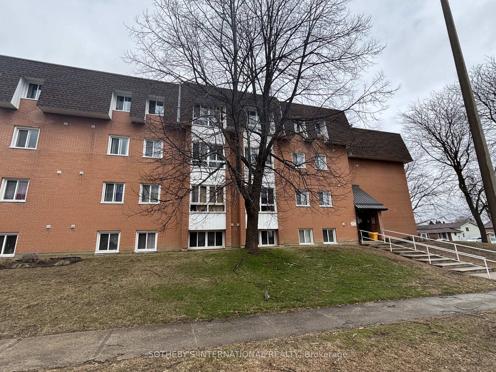 810-kyle-court-brockville-ontario-x12822336