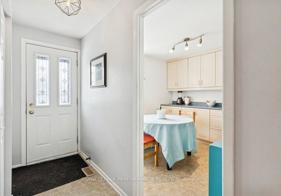 423c-woodfield-drive-ottawa-ontario-x12822668