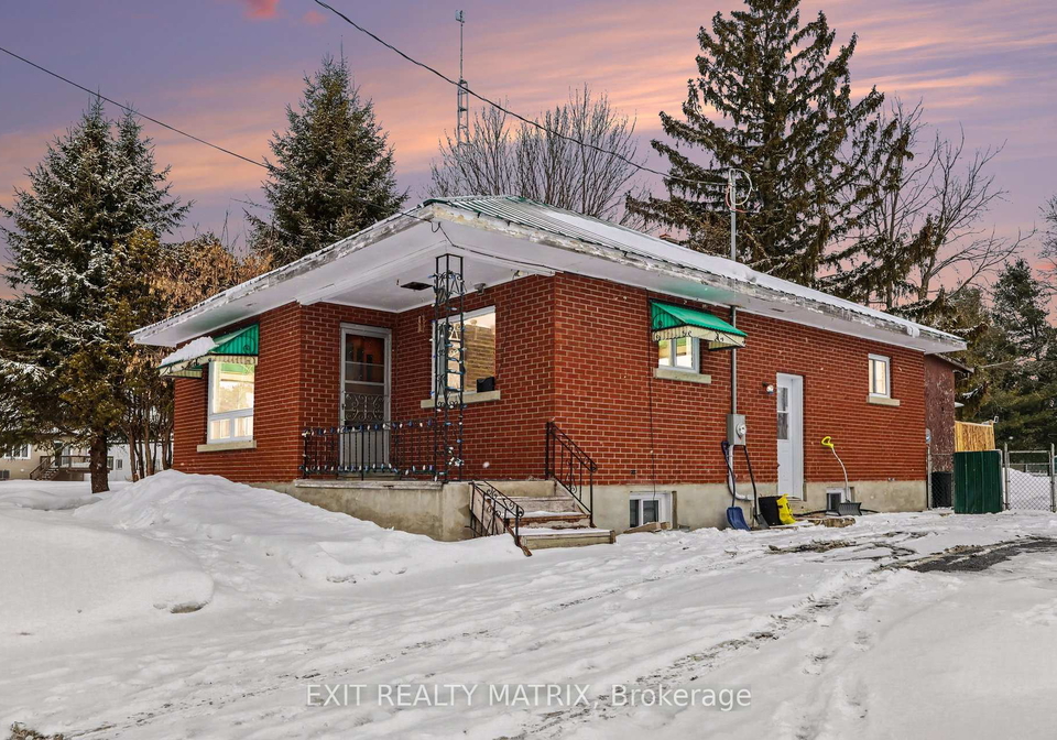 2-st-polycarp-street-north-stormont-ontario-x12823766