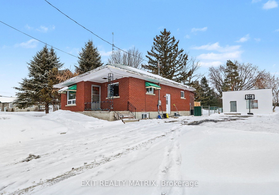 2-st-polycarp-street-north-stormont-ontario-x12823766
