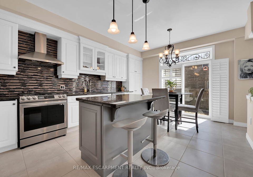 8-chartwell-circle-hamilton-ontario-x12824914