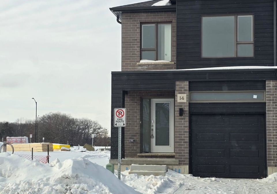 14-red-oak-common-cambridge-ontario-x12825412