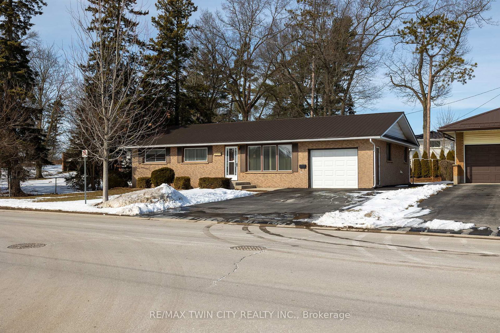 209-argyle-avenue-norfolk-ontario-x12825944