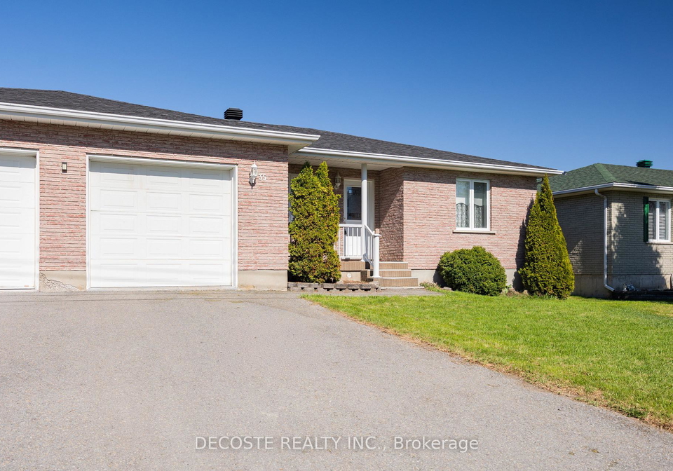 35-sandfield-avenue-n-north-glengarry-ontario-x12826598